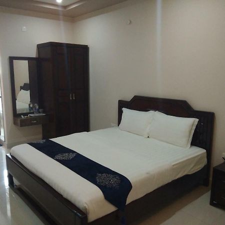 Jnr Grand Hotel Madanapalle Bagian luar foto