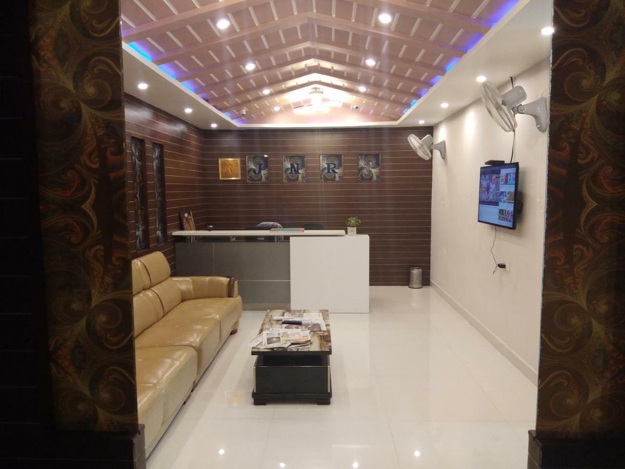 Jnr Grand Hotel Madanapalle Bagian luar foto